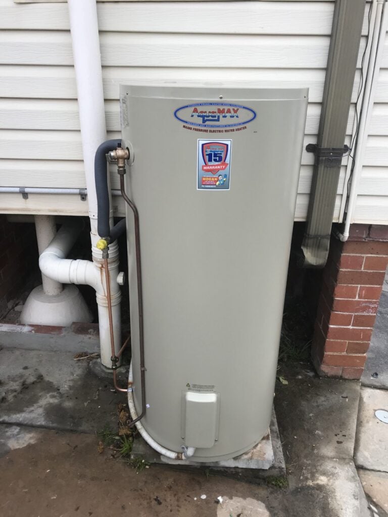 250 litre Aquamax electric hot water system