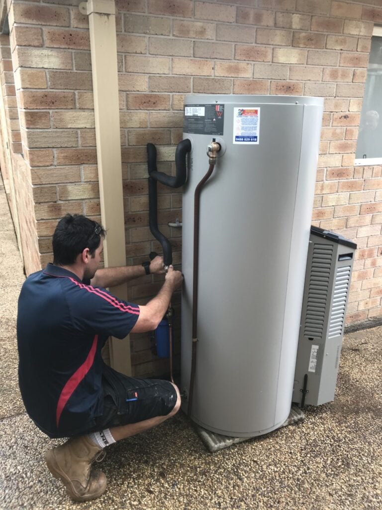 Jamie with Rheem Heat Pump 325 hot water system