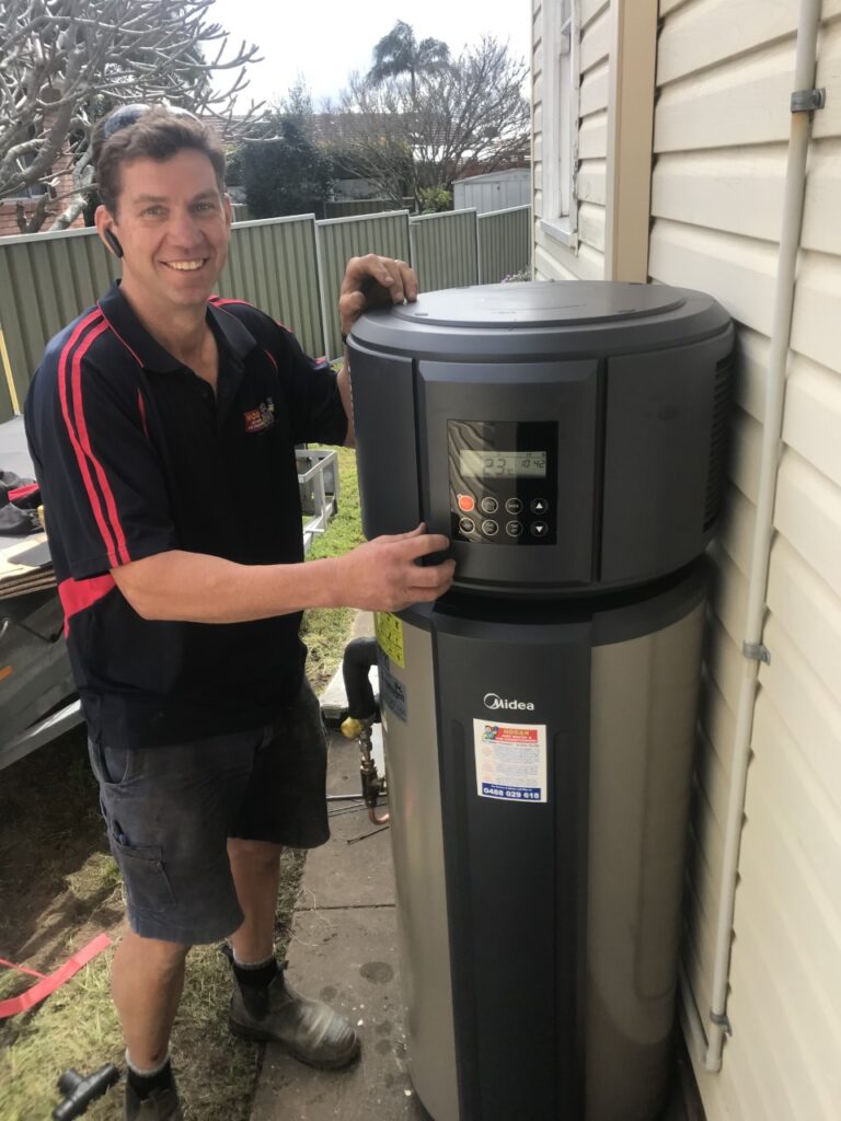 Chromagen Midea Heat Pumps » Midea heat pump hot water system with mk